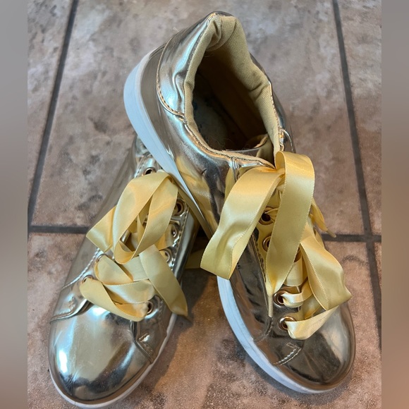 GOLD METALLIC Fashion Forward smeakers - Picture 13 of 14